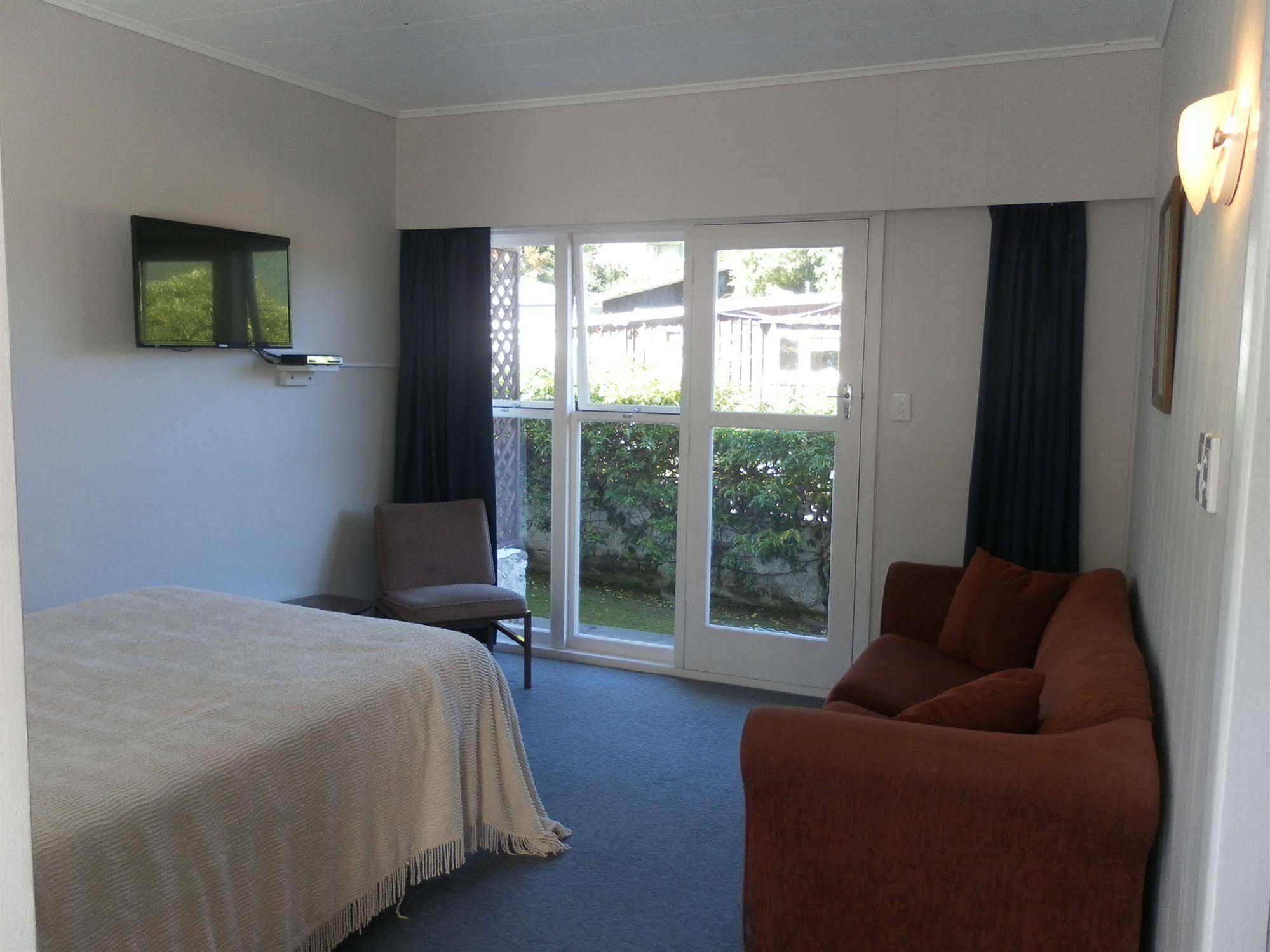פיקטון Beachside Sunnyvale Motel מראה חיצוני תמונה